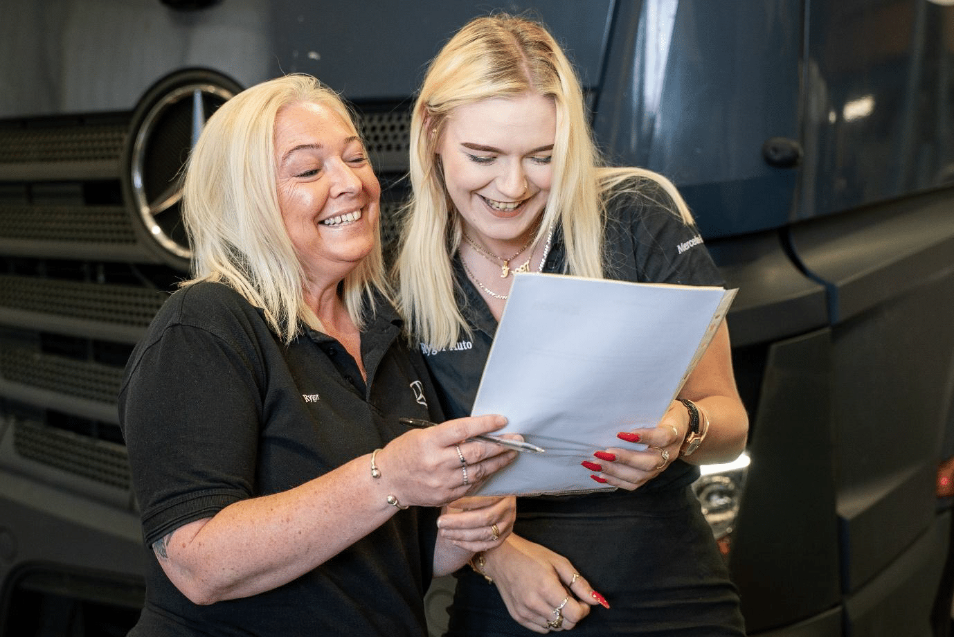 Rygor-staff-image-two members smiling