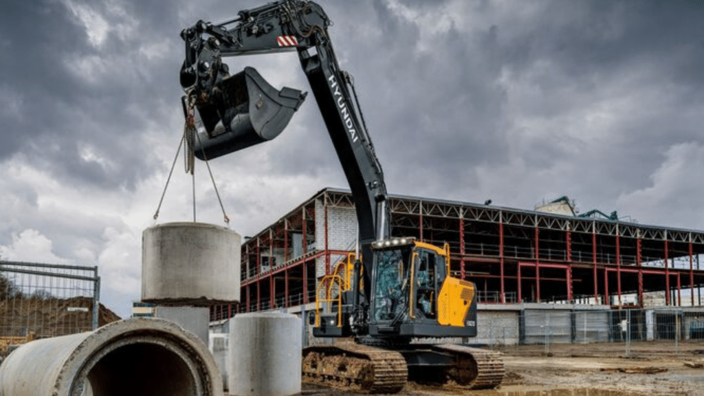 hyundai-mini-excavators-attachments-bucket-on-site-lifting