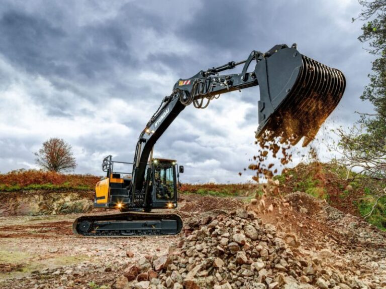 Hyundai Crawler Excavator HX140A L - image 1