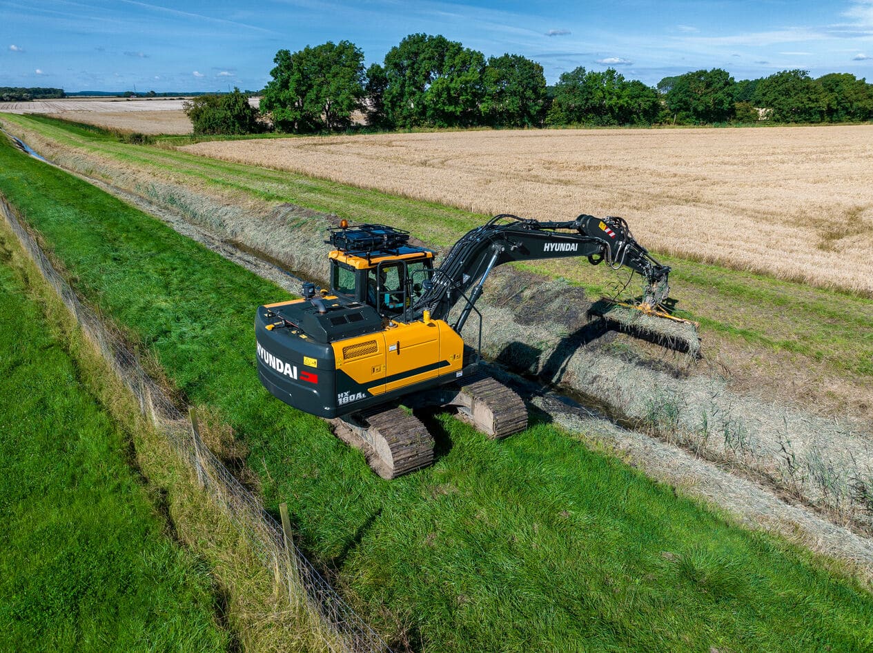hyundai-mini-excavators-attachments-bucket-on-site-field