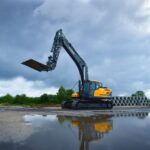 Hyundai Crawler Excavator HX300A - image 2