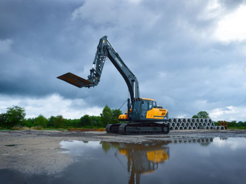 Hyundai Crawler Excavator HX300A - image 2