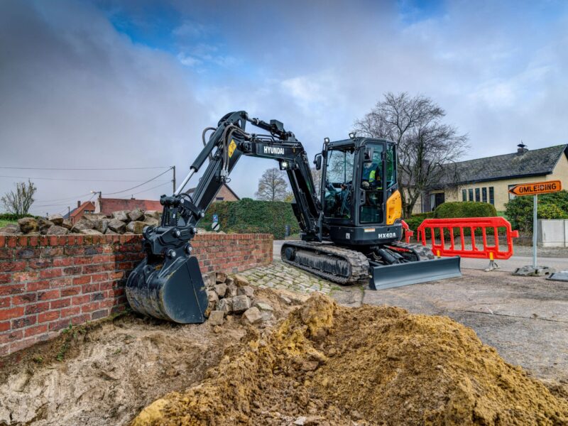 Hyundai Compact Excavator HX40A - image 1