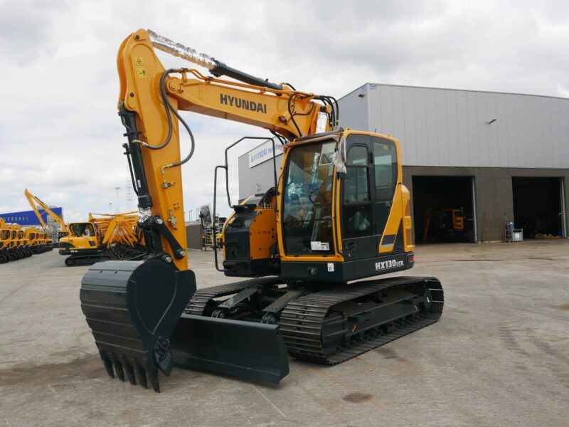 Hyundai Crawler Excavator HX130A LCR - image 3