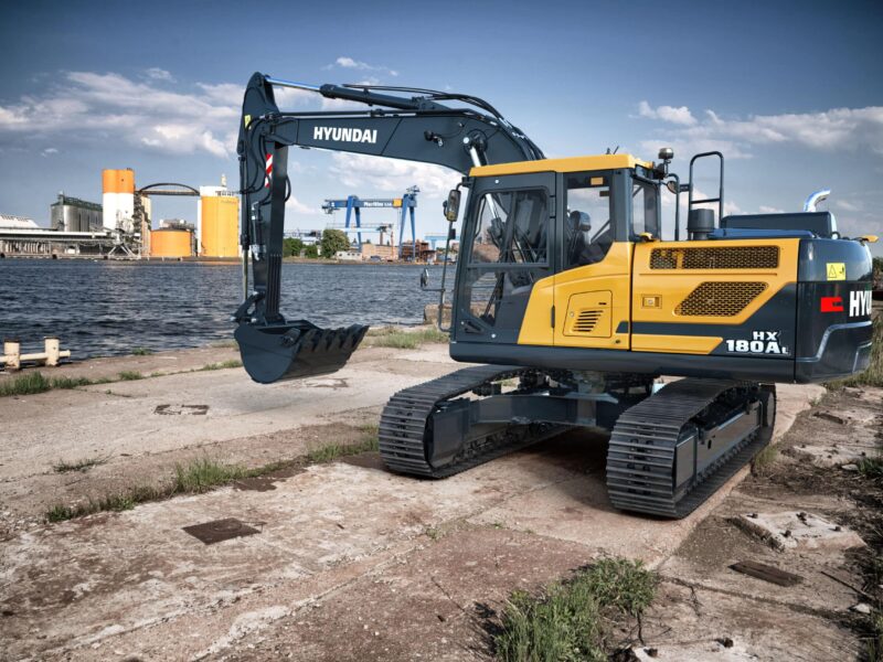 Hyundai Crawler Excavator HX180A L - image 2