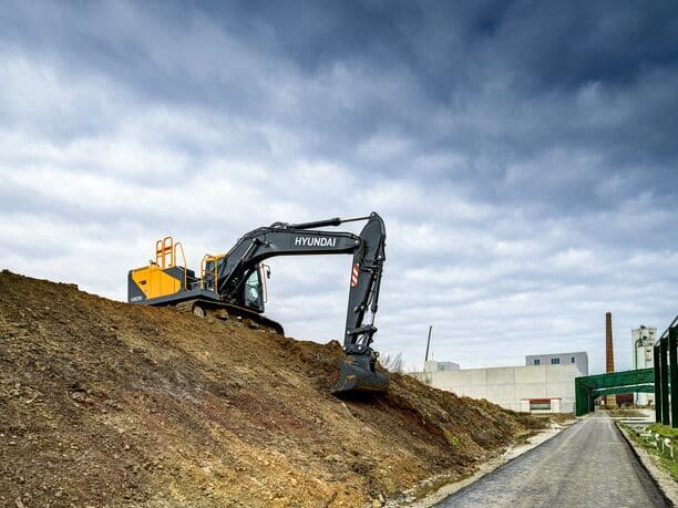 hyundai-mini-excavators-attachments-bucket