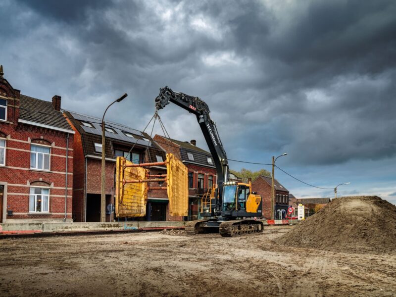 Hyundai Crawler Excavator HX230A - image 1