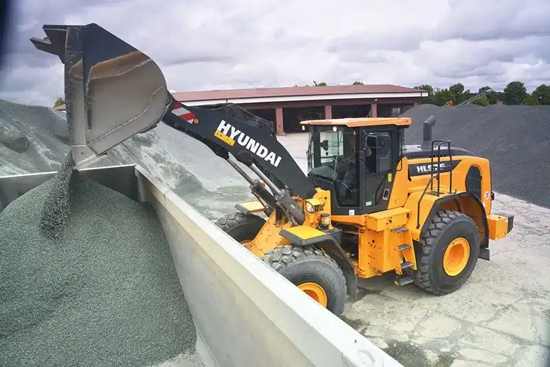 hyundai hl975 wheel loader 250 kw 335 hp 2