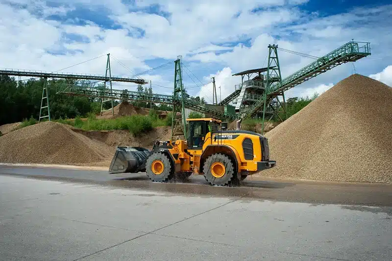 hyundai hl975 wheel loader 250 kw 335 hp 3