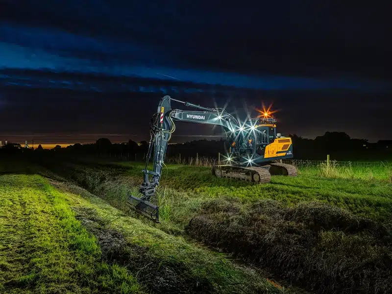 hyundai hx160a l crawler excavator 17 tonnes 1