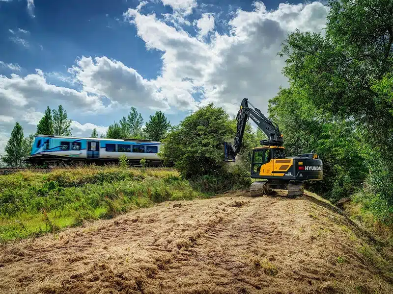 hyundai hx160a l crawler excavator 17 tonnes 3