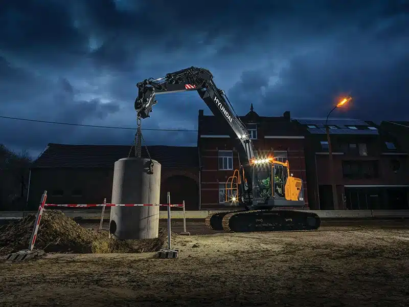hyundai hx210 crawler excavator 3