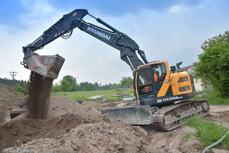 hyundai hx235a lcr compact excavator 4