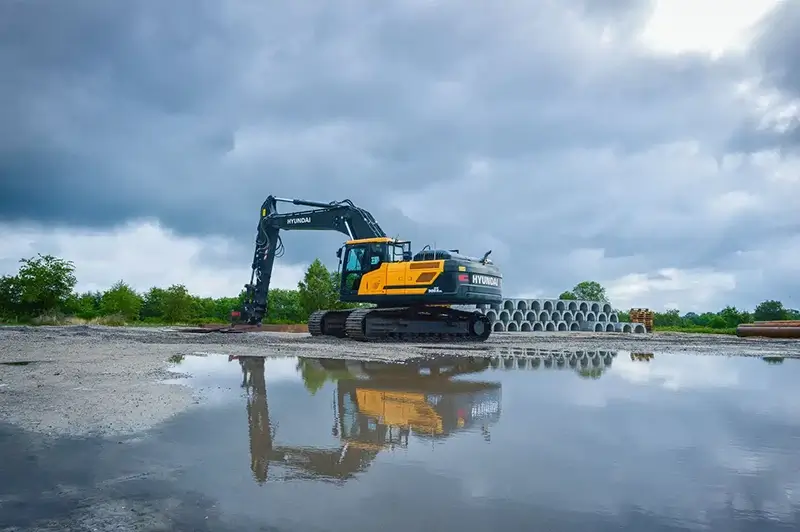 hyundai hx300a compact excavator 1