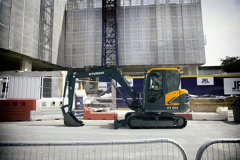 hyundai hx65a compact excavator 6 tonnes 2