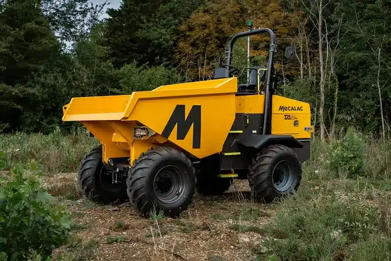 4 wheel drive with straight tip for precise discharge and reinforced skip