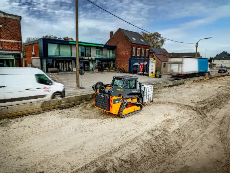 hyundai ht100v compact track loader 2