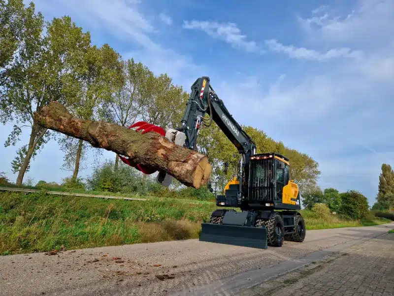 hyundai hw160a wheeled excavator 4
