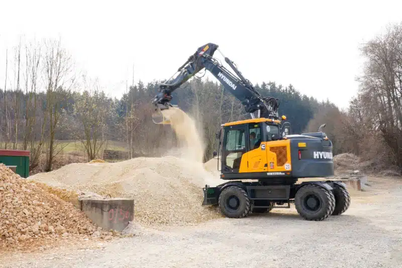 hyundai hw170a cr wheeled excavator 4