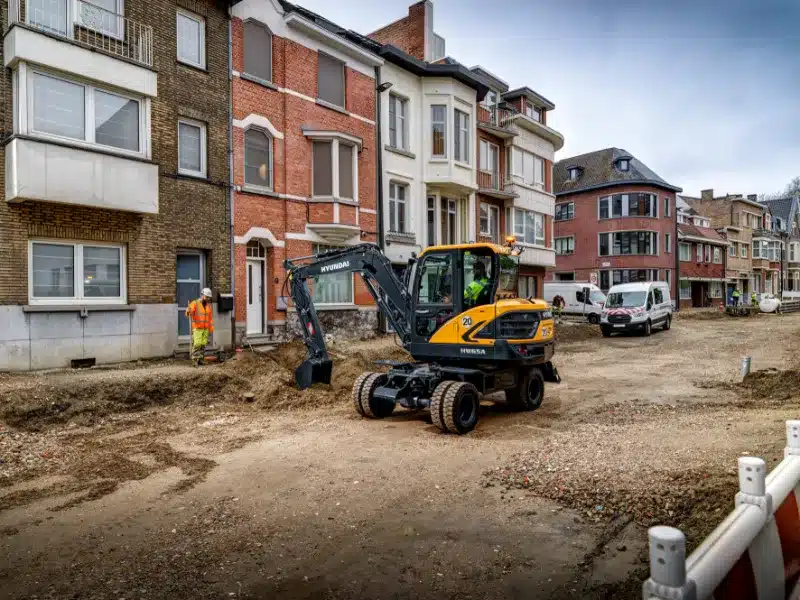 hyundai hw65a wheeled excavator 2