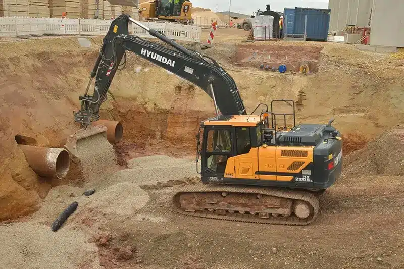 hyundai hx220a compact excavator 3